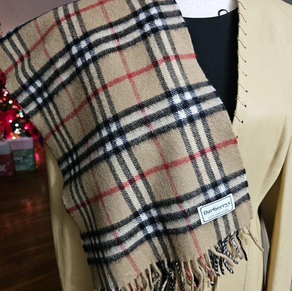 BURBERRY WINTER SCARF - Picture 9 of 11